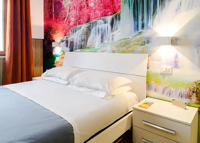 Апартаменти Lovely In Center Of *