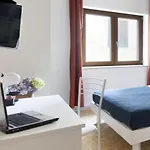 Lovely In Center Of Apartman