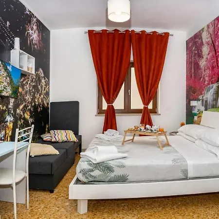 Lovely In Center Of Apartment *