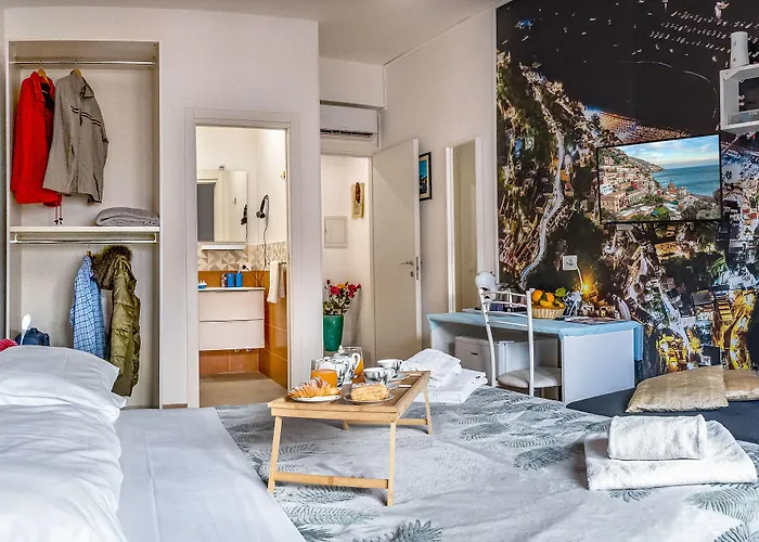 Lovely In Center Of * Σορέντο